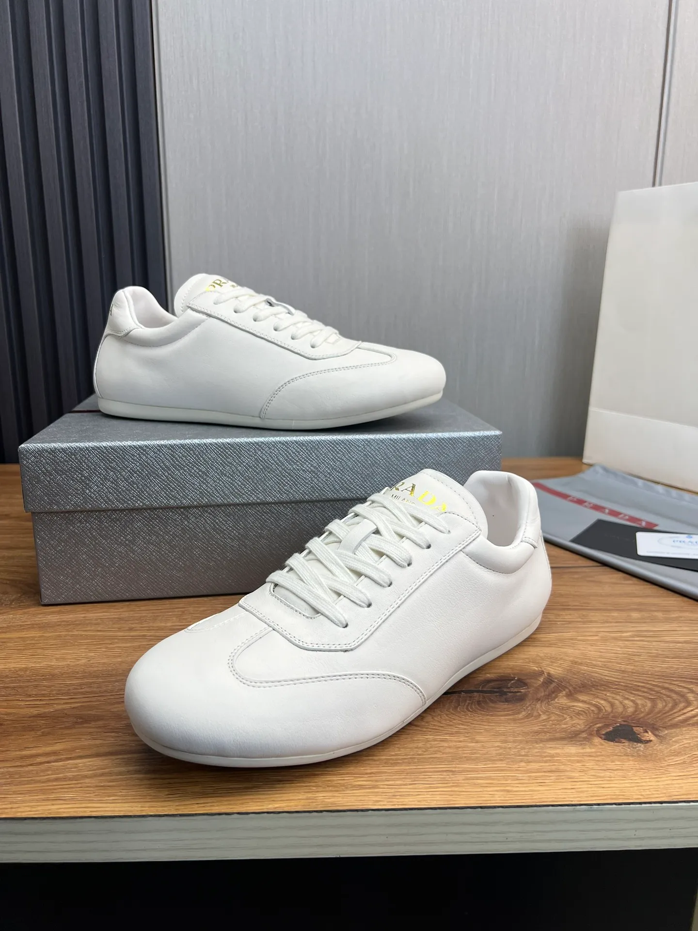 Men's shoes 💰520💰 [PRADA] Men's shoes are popular in the counter, official website is synchronized, 1 high-quality shipment ✔️Original cowhide spliced ​​with high-end waterproof cloth + cowhide lining, 1🆚1 replica, original sole, 38-45 (45 customized, non-refundable)